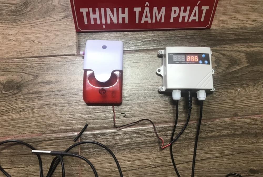 bộ-điều-khiển-nhiệt-độ-độ-ẩm-TTP-C1